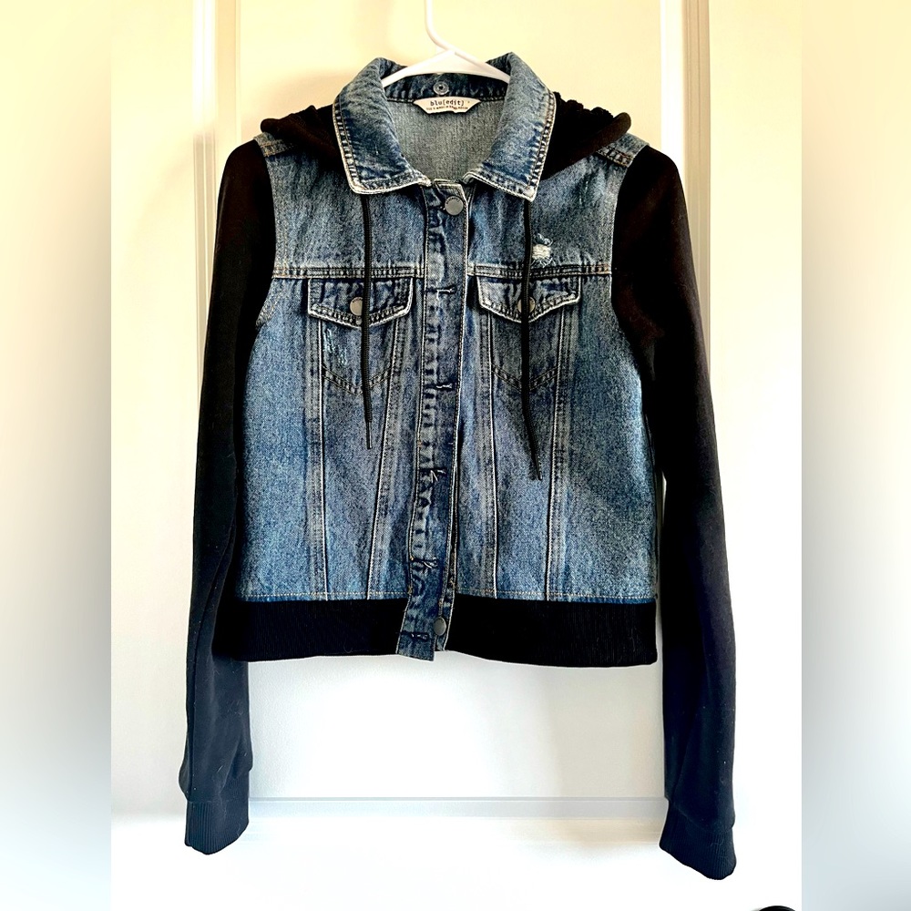 Blu edit denim jacket with detachable hoodie size small